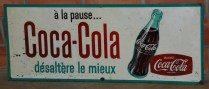 E 38.  à la pause. Coca-Cola désaltère le mieux - Neuhaus - Bagneux - vlakke plaat  100 x40 cm (Small)